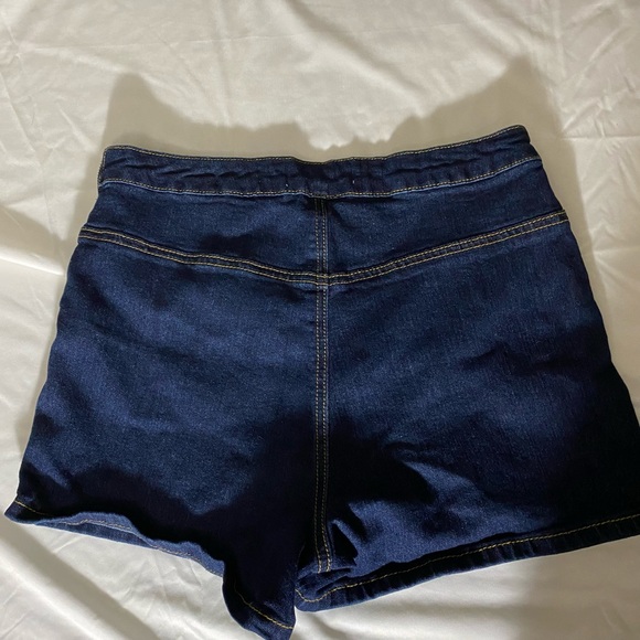 Blue, short jeans - Picture 2 of 2